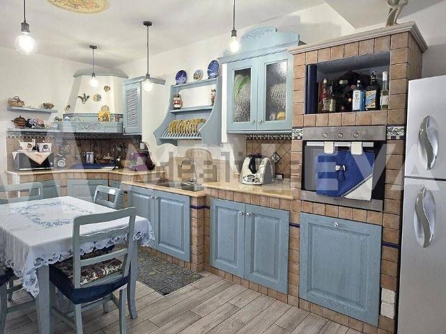 Appartamento in vendita di 160 m² in Via Giuseppe Ungaretti