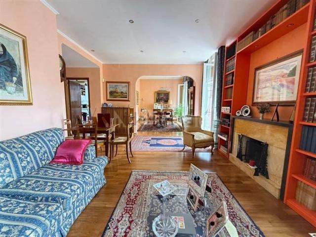 Appartamento in vendita di 160 m² in Via Giacomo Corradi