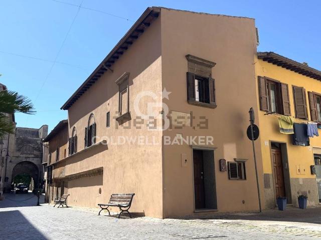 Appartamento in vendita di 160 m² in Via Giosuè Carducci, 2