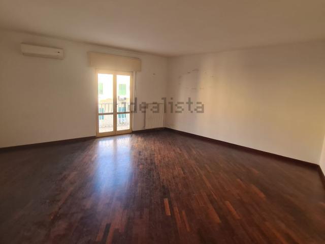 Appartamento in vendita di 160 m² in Via Giosuè Carducci