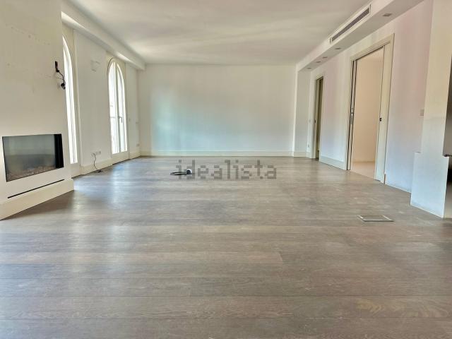 Appartamento in vendita di 160 m² in Via Giorgio Washington