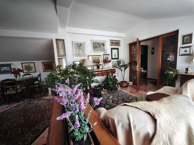 Appartamento in vendita di 160 m² in Via Giotto, 5