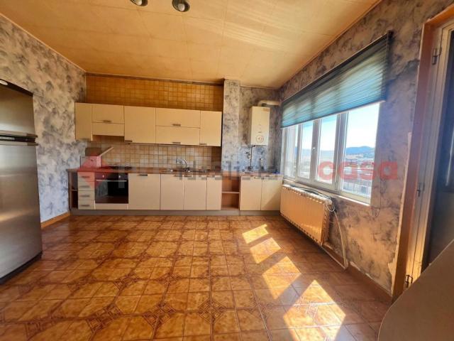Appartamento in vendita di 160 m² in Via Giovanni Gronchi, 68