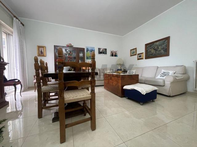 Appartamento in vendita di 160 m² in Via Giovanni Modugno, 43