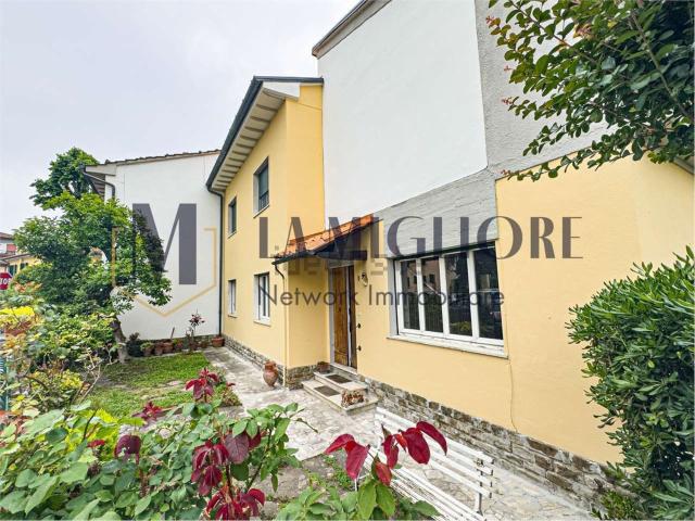 Appartamento in vendita di 160 m² in Via Girolamo de Rossi, 5