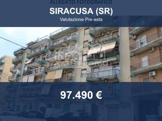 Appartamento in vendita di 160 m² in Via Grotta Santa, 195