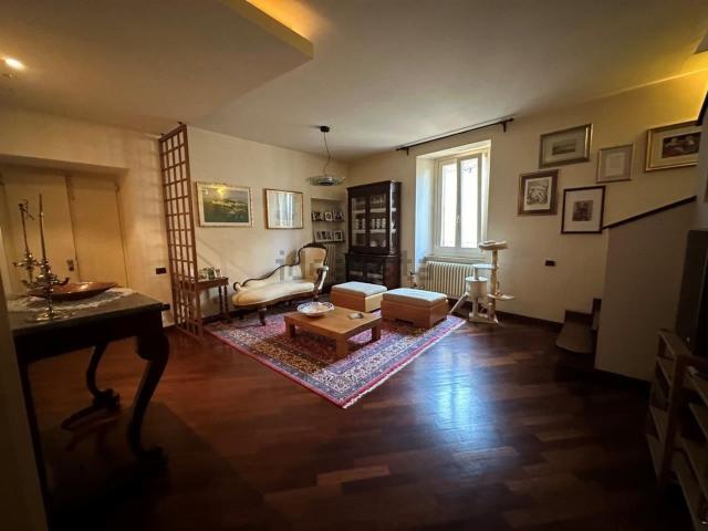 Appartamento in vendita di 160 m² in Via Guglielmo Oberdan, 29