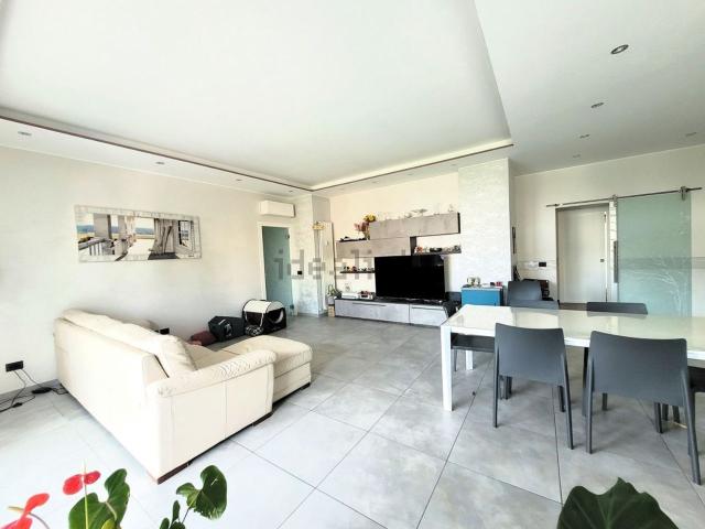 Appartamento in vendita di 160 m² in Via Guglielmo Oberdan, 6