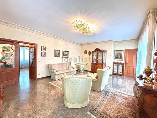 Appartamento in vendita di 160 m² in Via Don Giovanni Minzoni, 7