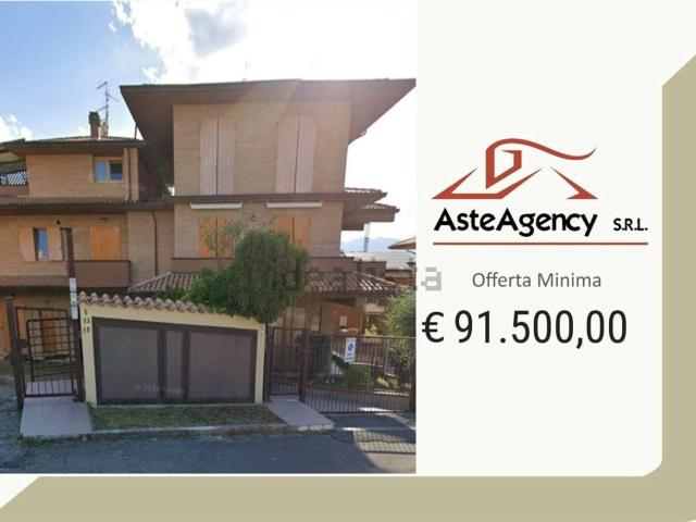 Appartamento in vendita di 160 m² in Via Don Pasquale Merloni, 6