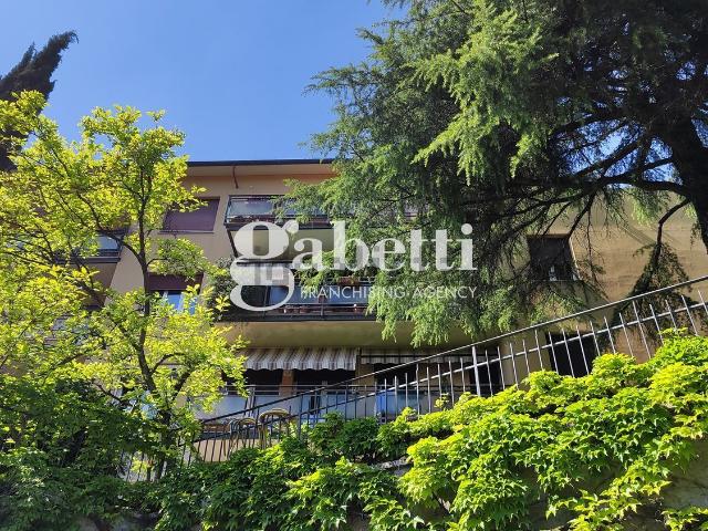 Appartamento in vendita di 160 m² in Via Dore Paolo