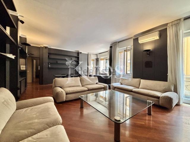 Appartamento in vendita di 160 m² in Via Davide Carnaghi, 15