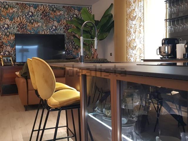 Appartamento in vendita di 160 m² in Via Dante Alighieri