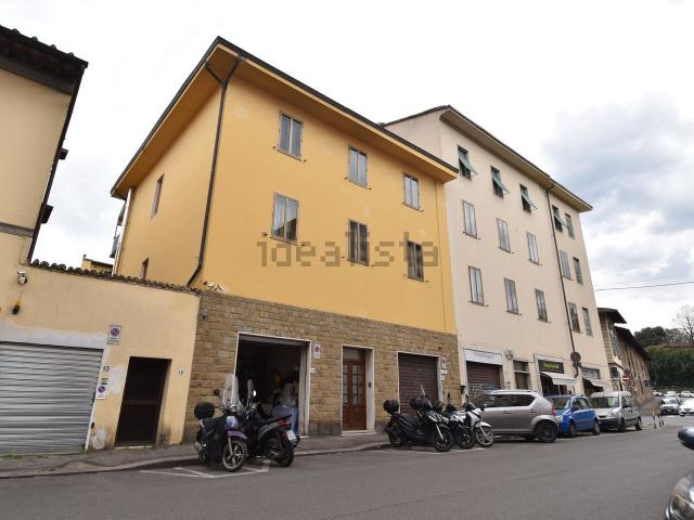 Appartamento in vendita di 160 m² in Via de&apos  Baldovini, 17