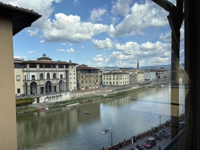 Appartamento in vendita di 160 m² in Via de&apos  Bardi