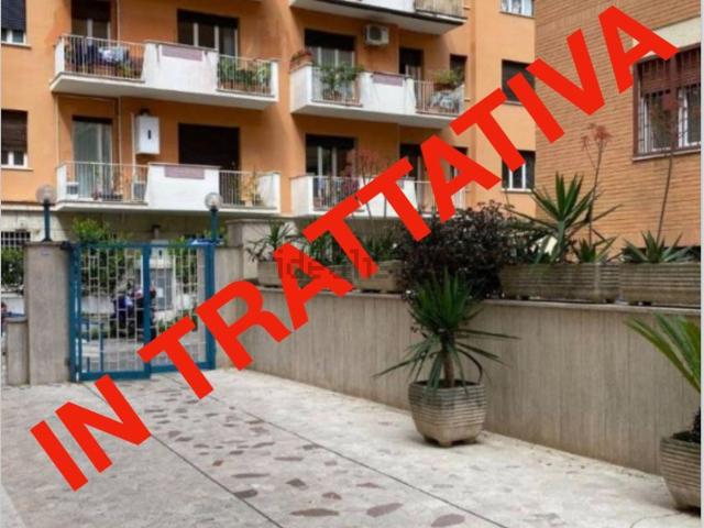 Appartamento in vendita di 160 m² in Via Decimo Laberio