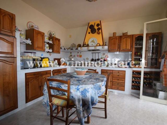 Appartamento in vendita di 160 m² in Via Degli Archi