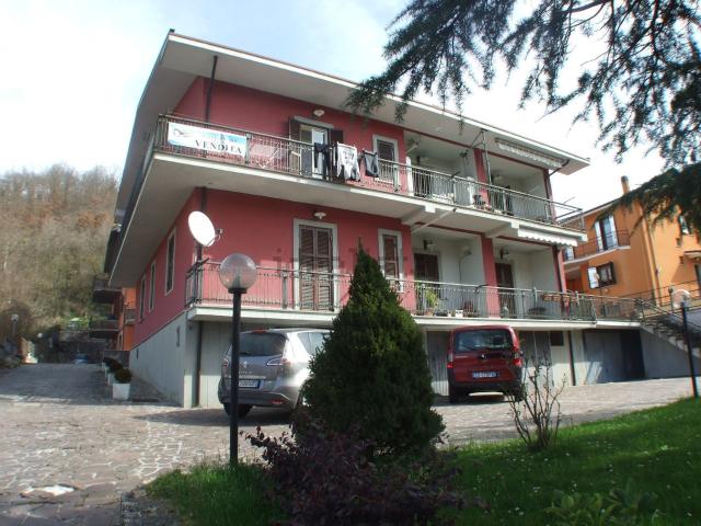 Appartamento in vendita di 160 m² in Via dei Marsi, 43