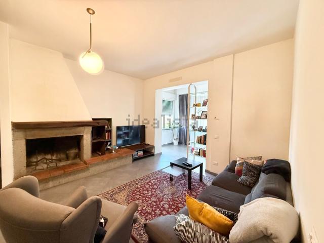 Appartamento in vendita di 160 m² in Via dei Lecci, 120