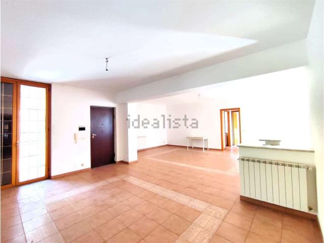 Appartamento in vendita di 160 m² in Via dei Peloritani, 10