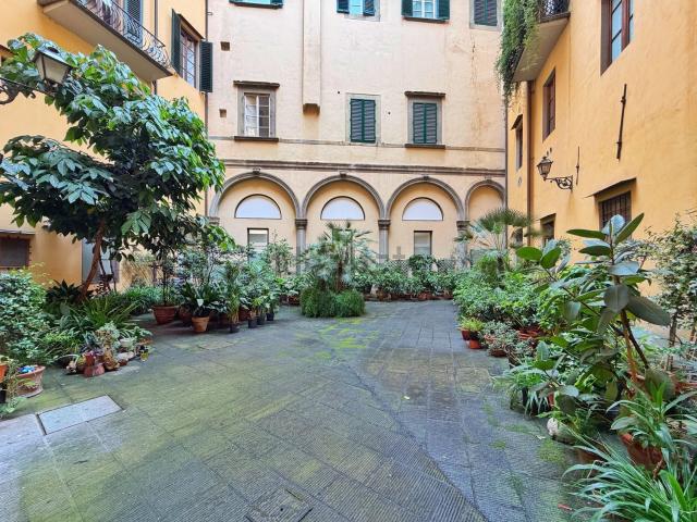 Appartamento in vendita di 160 m² in Via dei Rustici