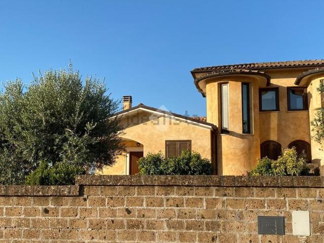 Appartamento in vendita di 160 m² in Via dei Tirreni