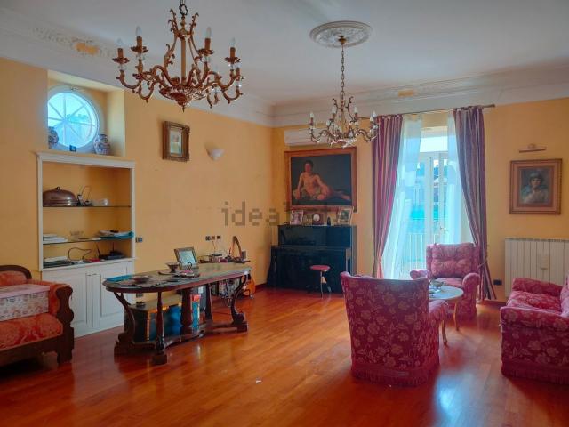 Appartamento in vendita di 160 m² in Via dei Tribunali, 169
