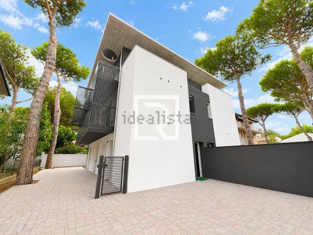 Appartamento in vendita di 160 m² in Via del Caravaggio