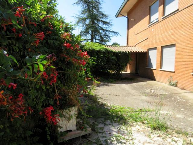 Appartamento in vendita di 160 m² in Via del Lago
