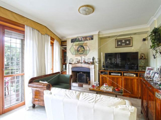 Appartamento in vendita di 160 m² in Via della Fotografia