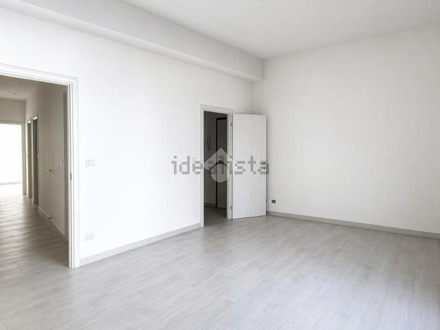 Appartamento in vendita di 160 m² in Via della Regione, 218