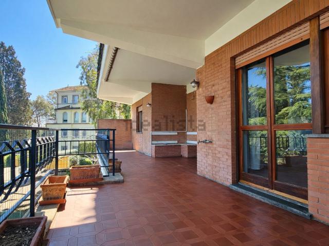 Appartamento in vendita di 160 m² in Via delle Case Basse, 195
