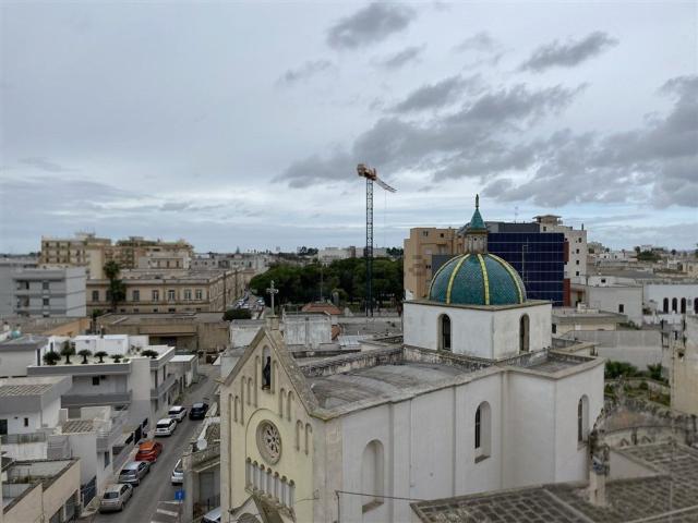 Appartamento in vendita di 160 m² in Via di Gallipoli, 81