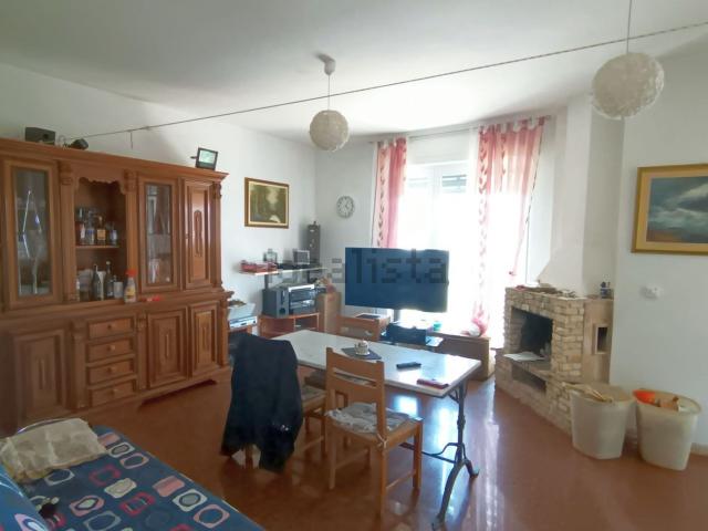Appartamento in vendita di 160 m² in Via di mezzo