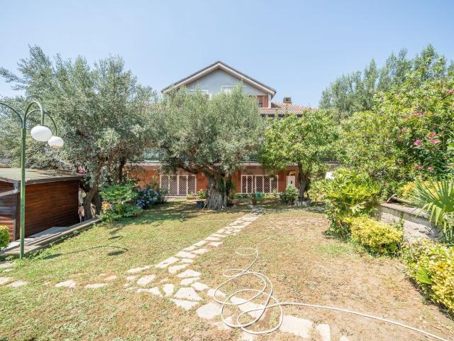 Appartamento in vendita di 160 m² in Via di Muro Bianco