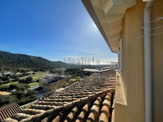 Appartamento in vendita di 160 m² in Via E. Lussu, 62