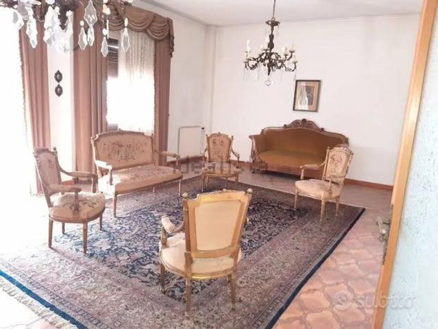 Appartamento in vendita di 160 m² in Via Emanuele Bellia