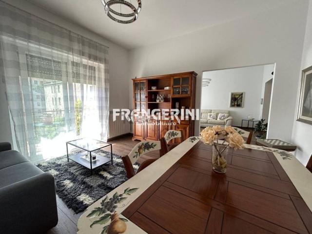 Appartamento in vendita di 160 m² in Via Ebrei Vittime del Nazismo