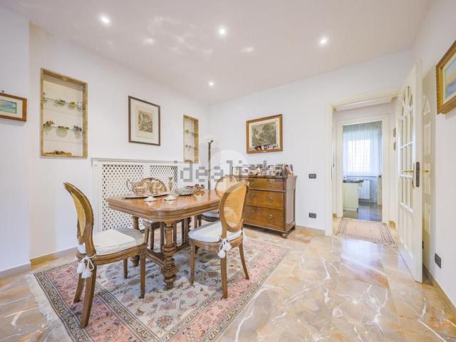 Appartamento in vendita di 160 m² in Via Erode Attico, 14