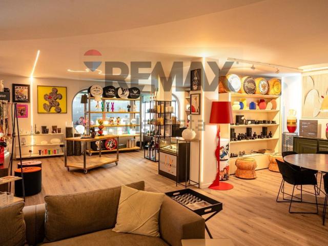 Appartamento in vendita di 160 m² in Via F. Nannetti, 10