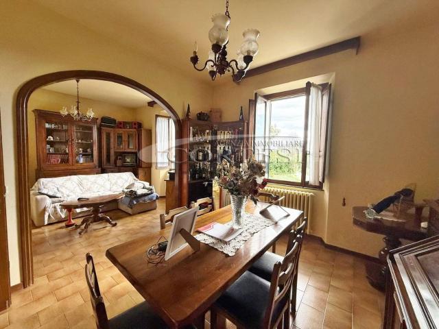 Appartamento in vendita di 160 m² in Via Fonte del Tesoro, 33