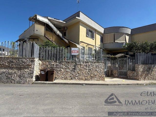 Appartamento in vendita di 160 m² in Via Feudo, 132