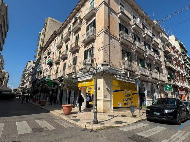 Appartamento in vendita di 160 m² in Via Federico di Palma, 41
