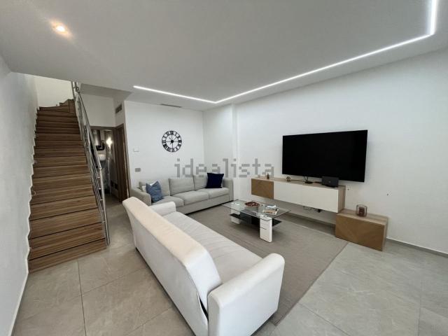 Appartamento in vendita di 160 m² in Via Feleto