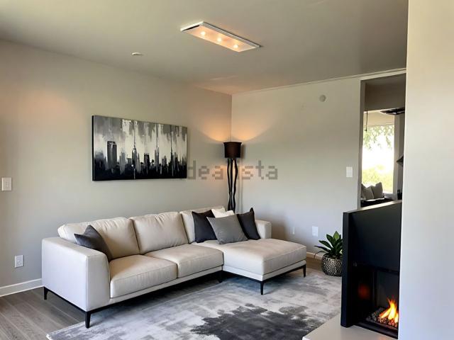 Appartamento in vendita di 160 m² in Via Feratine