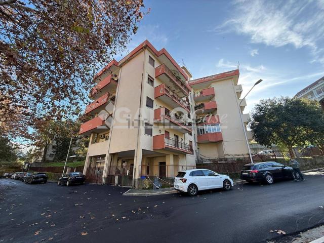 Appartamento in vendita di 160 m² in Via Francesco Mancuso, 7