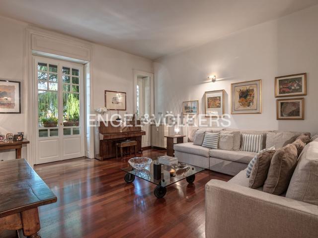Appartamento in vendita di 160 m² in Via Francesco Crispi