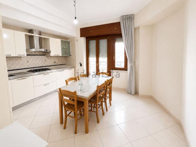 Appartamento in vendita di 160 m² in Via Francesco Lanzara, 33