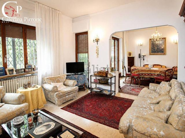 Appartamento in vendita di 160 m² in Via Fratelli Bronzetti, 16