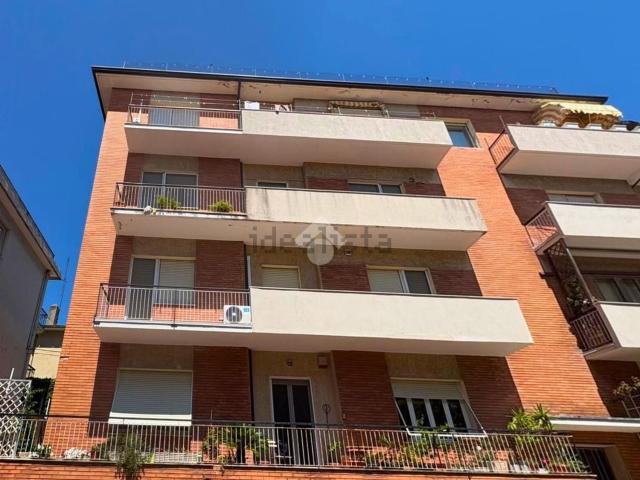 Appartamento in vendita di 160 m² in Via Friuli, 8